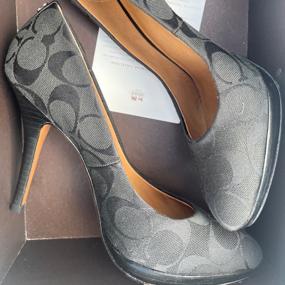 coach heels - Picture 1 of 4